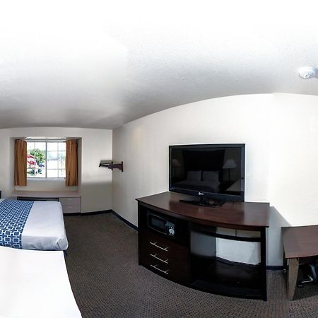 Rodeway Inn & Suites Lewisville I-35 Room photo