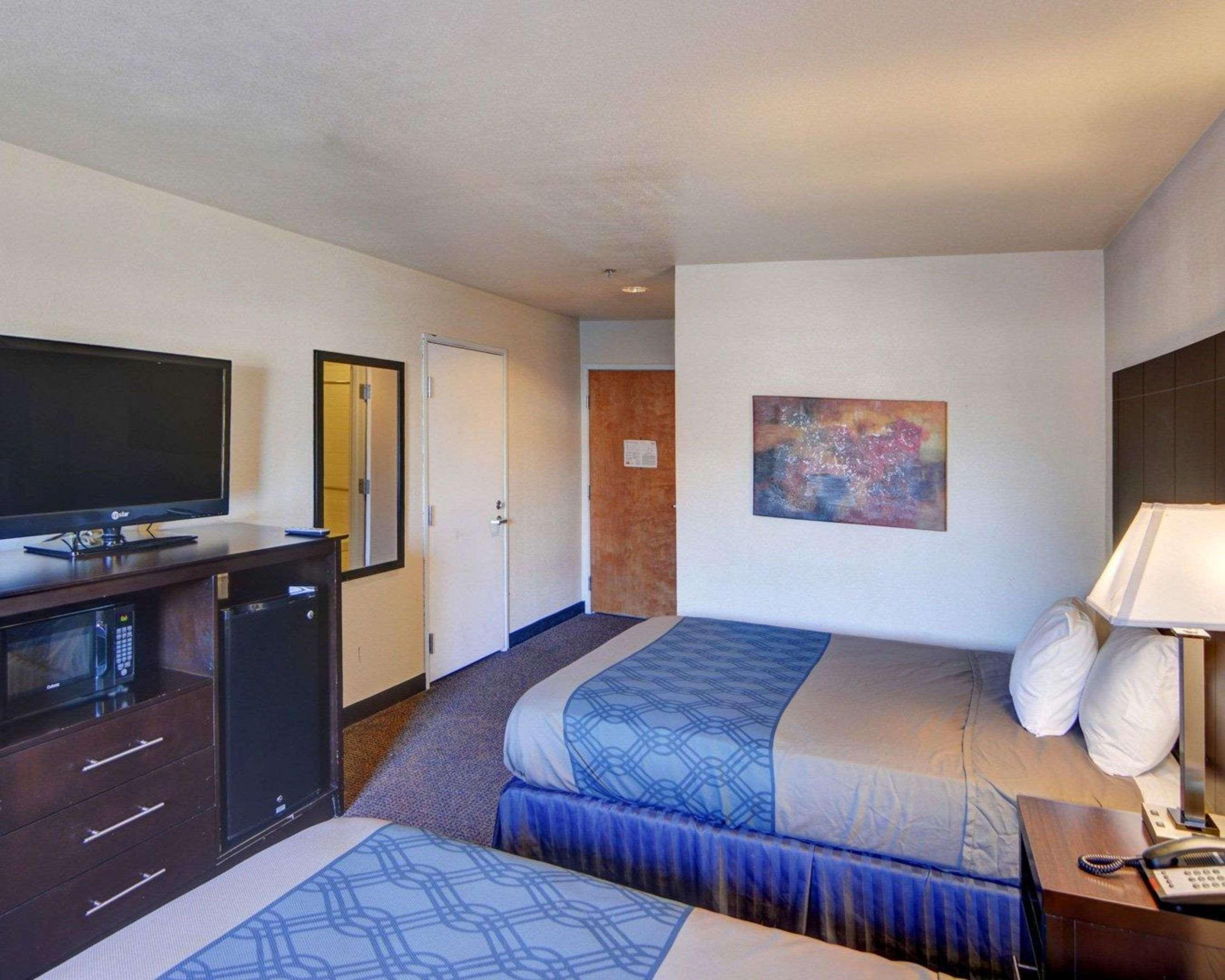 Rodeway Inn & Suites Lewisville I-35 Exterior photo