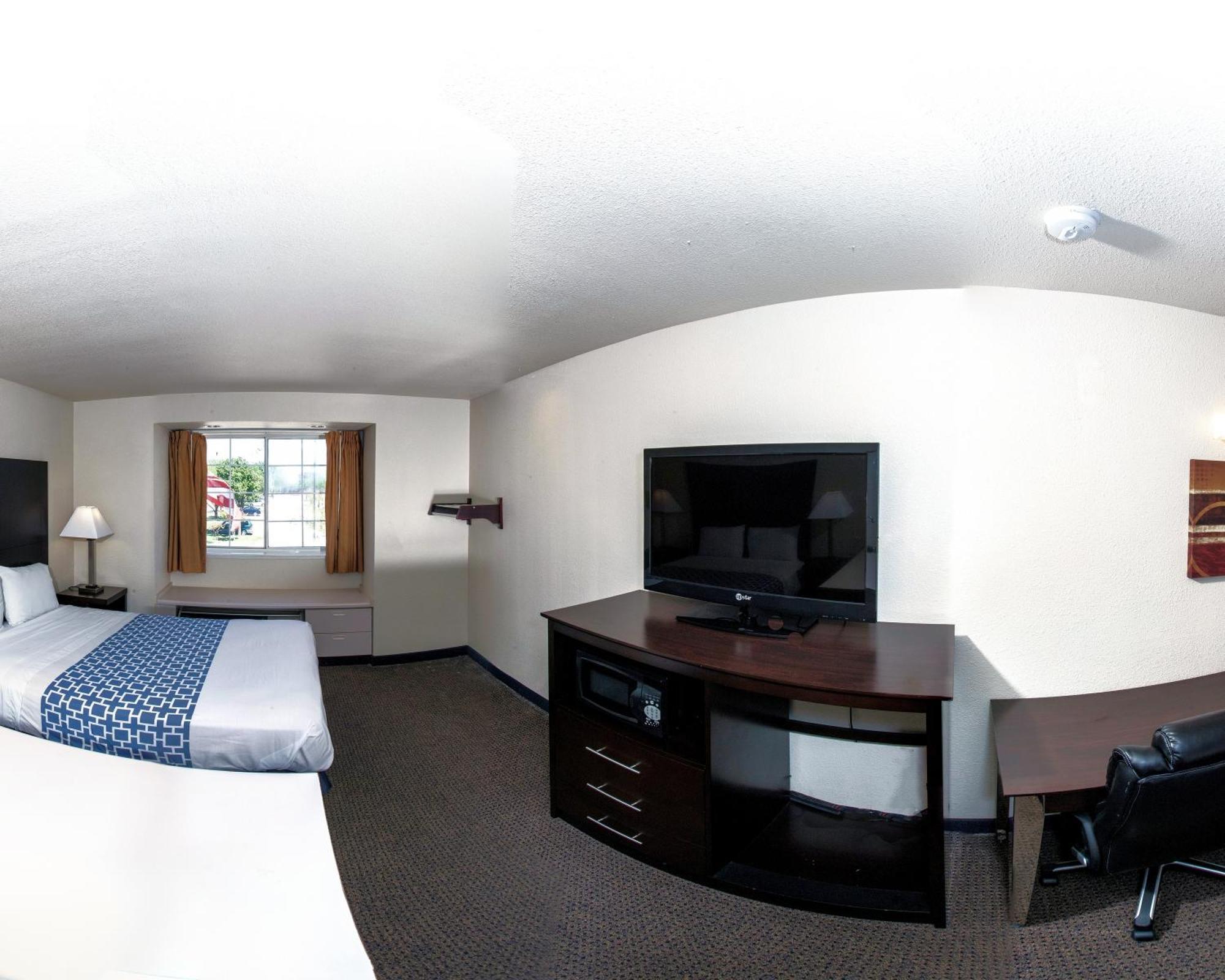 Rodeway Inn & Suites Lewisville I-35 Room photo